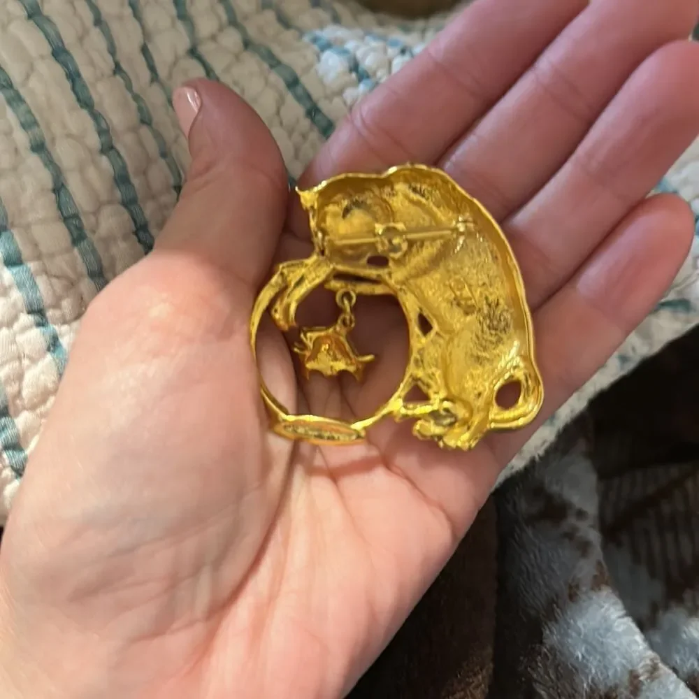 Vintage 80s Cat Fish Bowl Brooch JJ